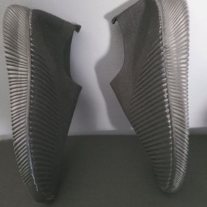 Women's Sneakers Slip Ons Size 9